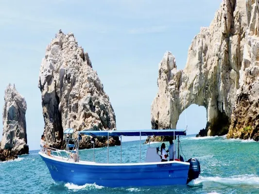 Paseo al Arco de Cabo San Lucas en Panga fondo de cristal