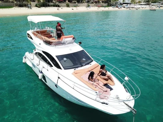 Interior del Yate Azimut 38